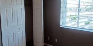 Townhouse with Amenities Galore: 3 BR / 2.5 Bath In The Colonnade Community Gallery 12