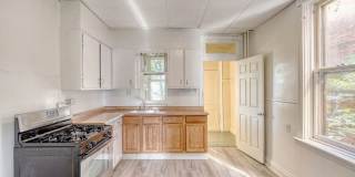 Spacious 4 Bedroom, 1.5 Bathroom Home Spacious 4 Bedroom, 1.5 Bathroom Home Gallery 1