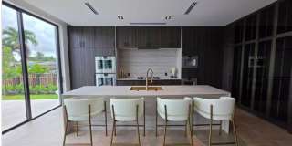 Stunning 6BR House in Miami Gallery 11