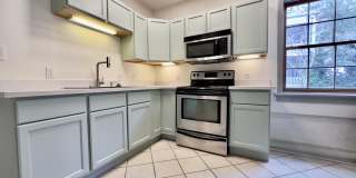 1039 Fourth Street Gallery 1