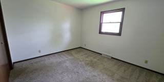 Cute 2-bedroom duplex in Normal! Gallery 8