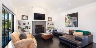 1811 Hillview Place Gallery 6