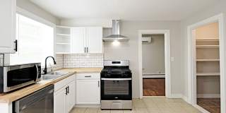 Updated, Pet-Friendly Fry's Spring Duplex - Grad Students Are Welcome! Gallery 1