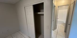 FORT MYERS ** 2 BED-1 BATH UNFURNISHED FIRST FLOOR APARTMENT AVAILABLE FOR A LONG-TERM TENANT ** PET FRIENDLY ** Gallery 5