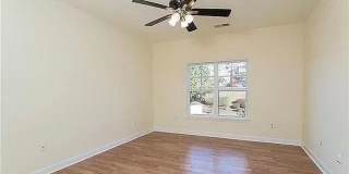 Room in 2 Bedroom Apartment at Hyde Point Ct Gallery 1