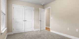 Spacious 4-Bedroom Home - Great Location Gallery 22