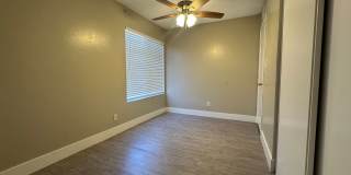 2 Bedroom Upstairs Condo with Bonus Room Near UNLV! Gallery 20
