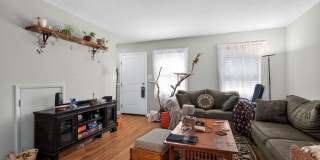 Charming 2BR Townhome in Athens Gallery 8