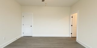 Spacious 3 Bedroom Home with Oversized Primary Suite near Webb & Pawnee Gallery 10