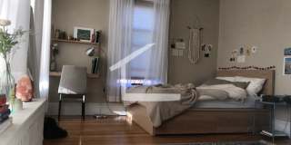 Nice studio in Fenway Gallery 7