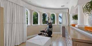176 S Hibiscus Drive Gallery 21