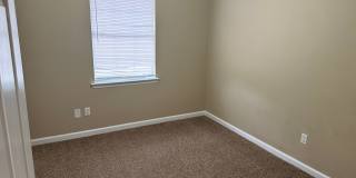 RATE DROP ALERT (was $1950/month) and MOVE-IN SPECIAL: 1st FULL MONTH'S RENT FREE!** Gallery 7