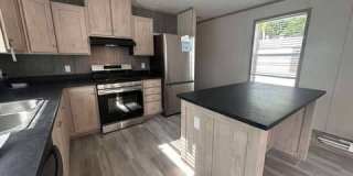 1083  IN-2 Gallery 1