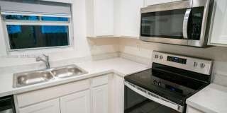 137 NE 3rd Ct Gallery 7