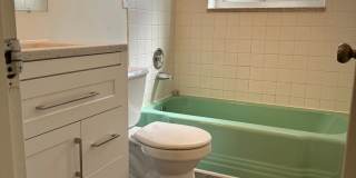 Spacious 1 Bed/1bath close to CU with Reserved Parking Gallery 10