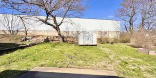 223 W Broadway Avenue Gallery 1