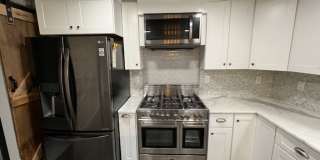 Beautifully remodeled 3 bedroom, 2.5 bath, 2 car garage Gallery 9