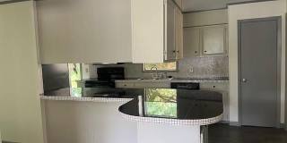 2464 Kensington Dr Gallery 5