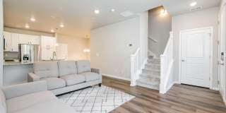 Beautiful 3 Bed, 2.5 Bath Townhome Beautiful 3 Bed, 2.5 Bath Townhome Gallery 5