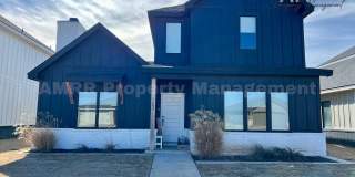 Easy Living with AMRR: Beautiful 4-Bedroom Home Near HEB Gallery 1