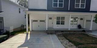 3 beds, 2.5 baths, backyard, 1 car garage! Gallery 1