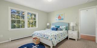 Coddington Point Gallery 18