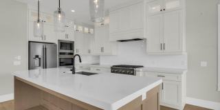 Custom 6 Bedroom Home in Great Location. Gallery 3