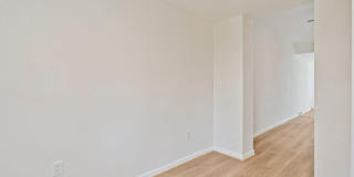 Newly renovated 2 Bed, 1 Bath w/ Bonus Room, Central AC, Laundry - Available September 5th! Gallery 8