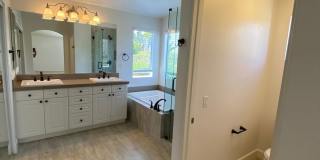 Carlsbad 4 Bed! Gallery 11