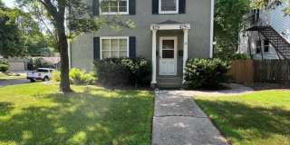 2 Bed/1 Bath Apartment Overlooking McKennan Park! Gallery 1
