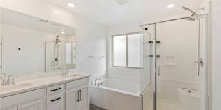 976 Bluebell Brook Street Gallery 28