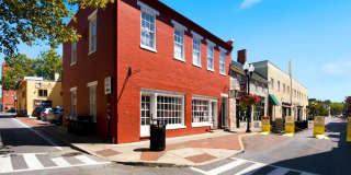 16 W BOSCAWEN Street Gallery 1