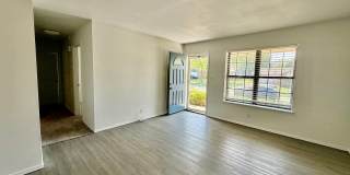 Curb appeal w/3BD 1.5Ba Ranch/Garage/Lrg Yrd Gallery 5