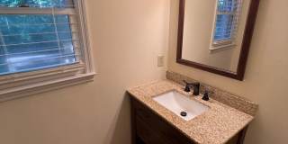 Rustic 2 Bedroom Condo in Convenient Location Gallery 11
