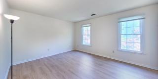 8508 SILVERDALE Road Gallery 33