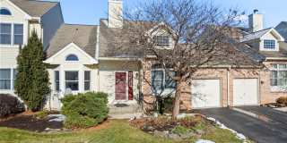 Beautifully Renovated Townhome in The Ridings at Brookside – Macungie Gallery 1