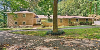 9409 CROOM ACRES Drive Gallery 1