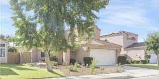 Spacious 4BR House in Redlands Gallery 8