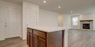 Available for move-in on 05/15/26- 3bed/2.5bath in Aurora! Gallery 7