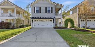 4BR | 2.5BA | Balcony | Fenced Yard Gallery 1