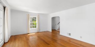 Forest Hill: Bright Updated Single Family Home with Garage, Backyard & Storage Gallery 7