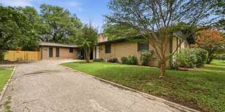 8910 Little Walnut Parkway - A Gallery 1