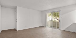 Tides on 27th Gallery 8