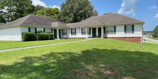 705 Hillview Drive - 4 Gallery 1