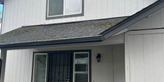 Lovely 3 bedroom, 2.5 bath home with laundry, near schools Gallery 1