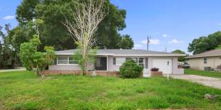 Beautiful 3 bedroom 2 bathroom single family home in Fort Myers with fenced yard! Gallery 3
