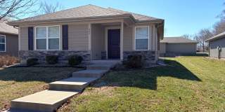 2 Bed 2 Car Single Level Home in Raymore Gallery 1
