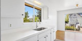 2118 Alameda Ave #D - 3 Bedroom | 1.5 Bath 2118 Alameda Ave #D - 3 Bedroom | 1.5 Bath Gallery 6