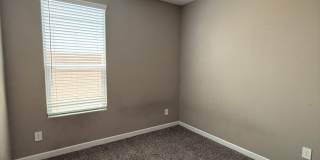 Beautiful Newer 4 Bedroom 3 Bathroom Anthem at Merrill Ranch Home! Gallery 26