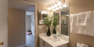 Washington Place Gallery 32